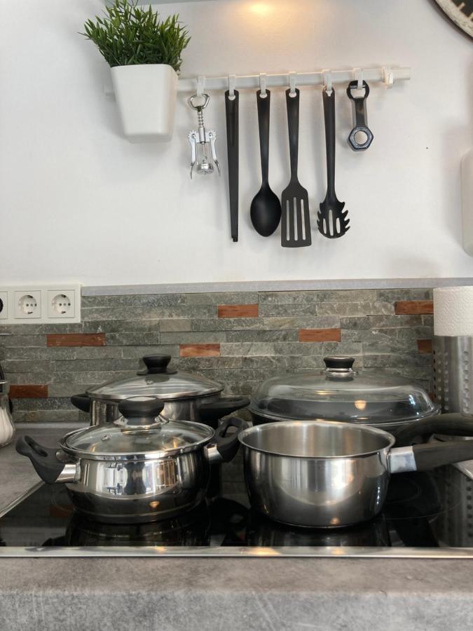 Living At Saarpartments - Adultsonly - Business & Holiday Homes With Kitchen For Long- And Short Term Stay, 3 Min To St Johanner Markt And Points Of Interest Saarbrücken Esterno foto
