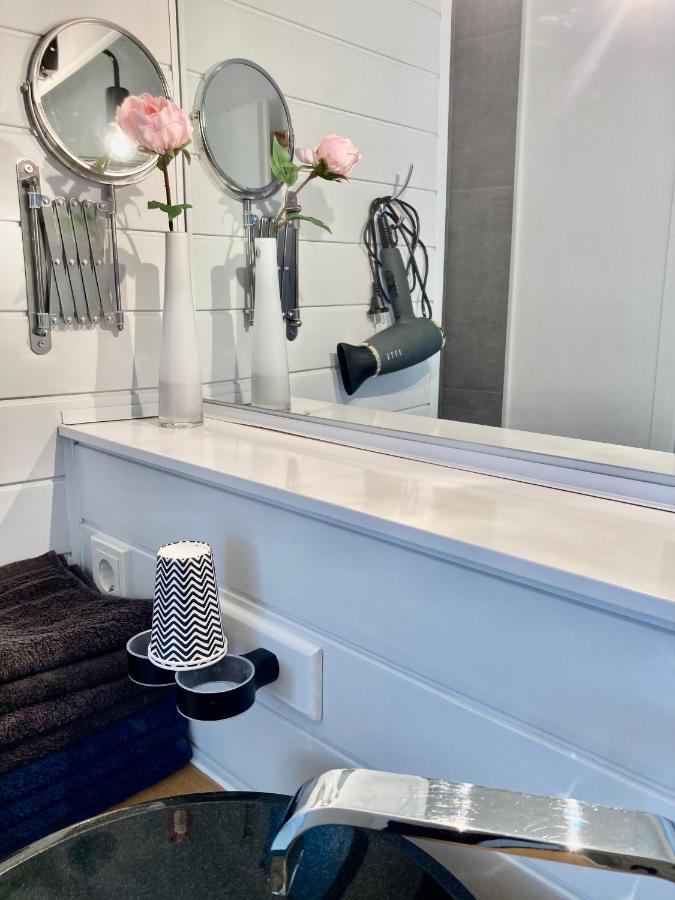 Living At Saarpartments - Adultsonly - Business & Holiday Homes With Kitchen For Long- And Short Term Stay, 3 Min To St Johanner Markt And Points Of Interest Saarbrücken Esterno foto